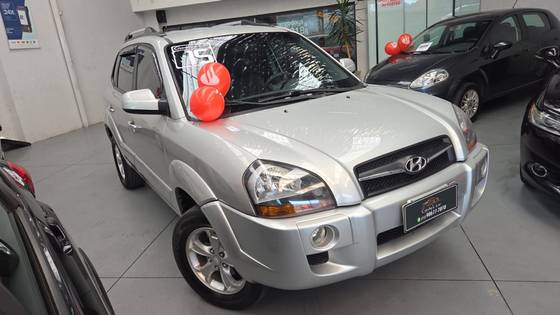 HYUNDAI TUCSON 2.0 MPFI GLS 16V 143CV 2WD FLEX 4P AUTOMÁTICO HYUNDAI TUCSON 2.0 MPFI GLS 16V 143CV 2WD FLEX 4P AUTOMÁTICO